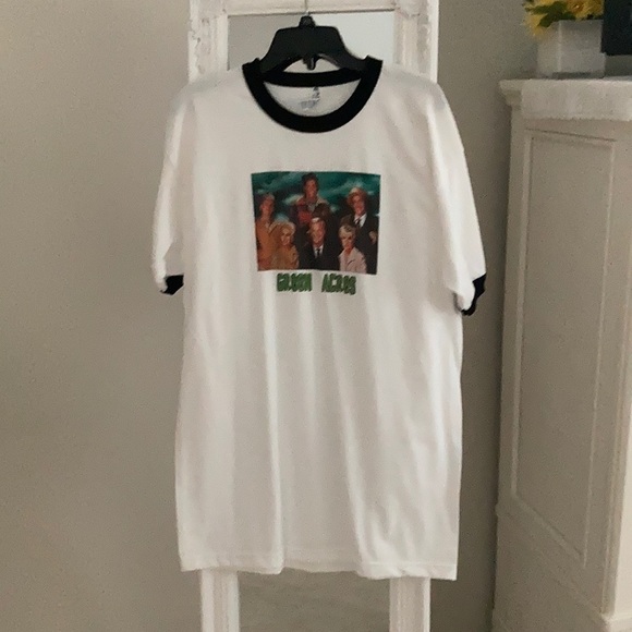 𝅺GREEN Acres tee - Picture 2 of 6